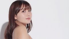 篠原冴美、食い込むCK美ヒップ