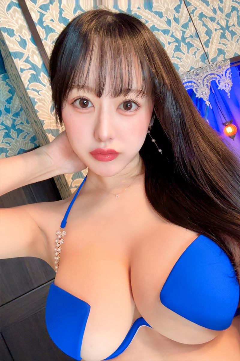 みなぽち、問答無用の大美麗バストの画像1