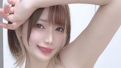 相良ましろ、仄かに赤らむ花びらペロリ