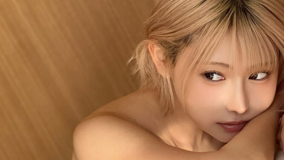 篠崎こころ、まったりと美し