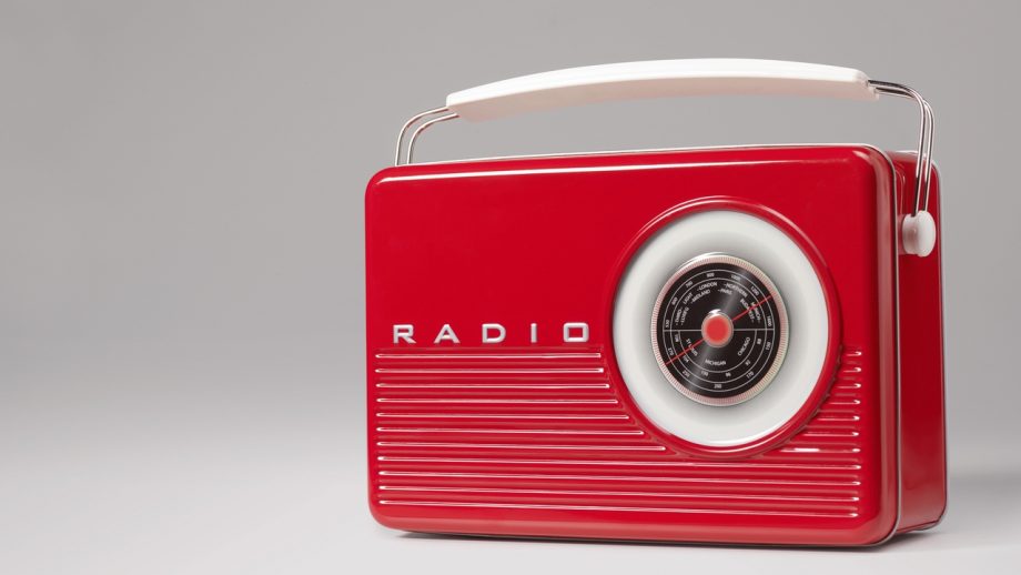 「おばあちゃん」と「ラジオ人生相談」に救いを求めるニューヨーカー