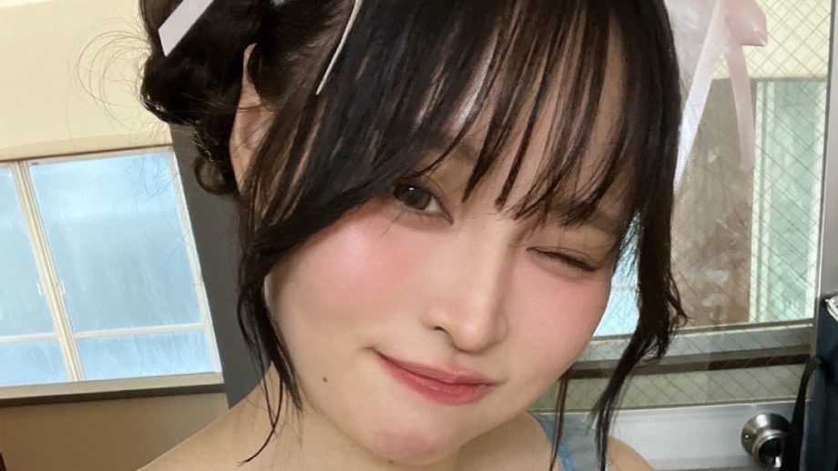 佐伯澪、ウィンク練習中