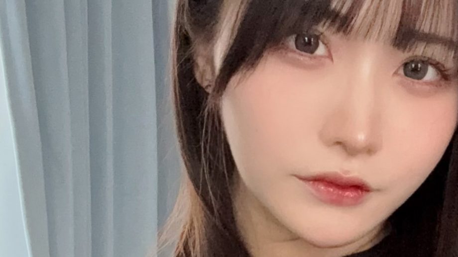 伊織芽衣、飛び切りの全身タイツ