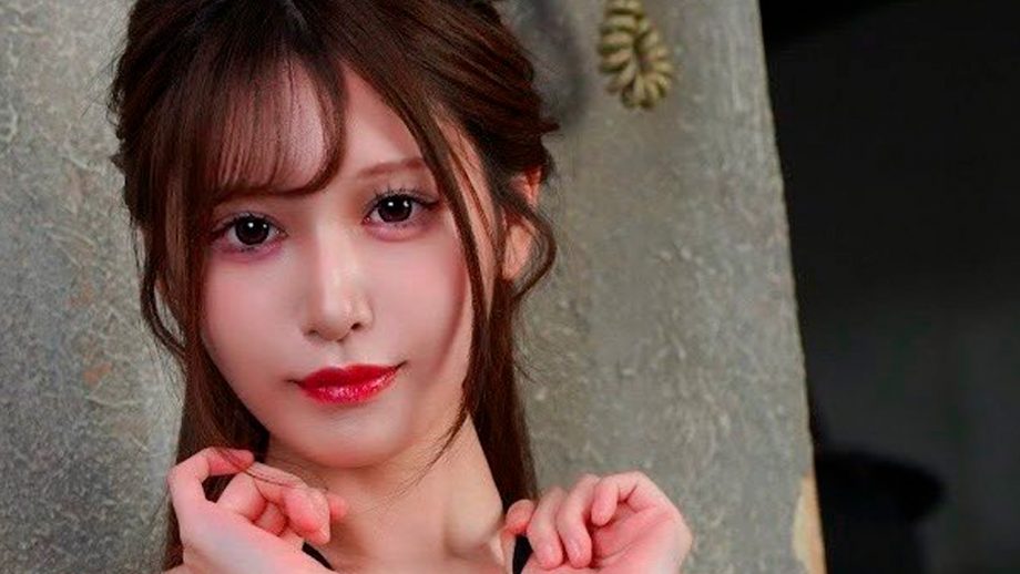 月城レミ、刺激的な美貌