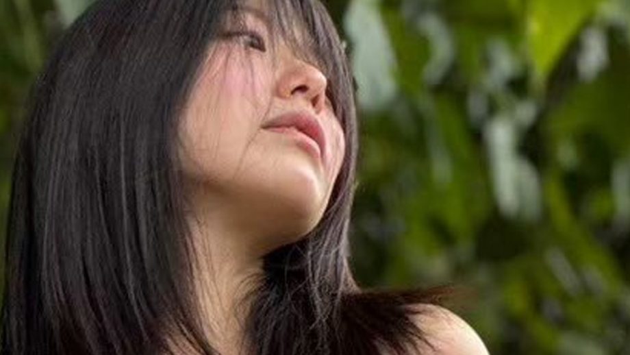 山田かな、たまに脱ぎかけ