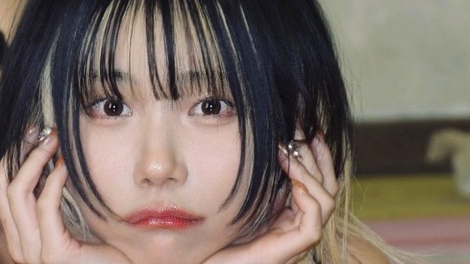 仁藤りさ「なんちゅー格好」