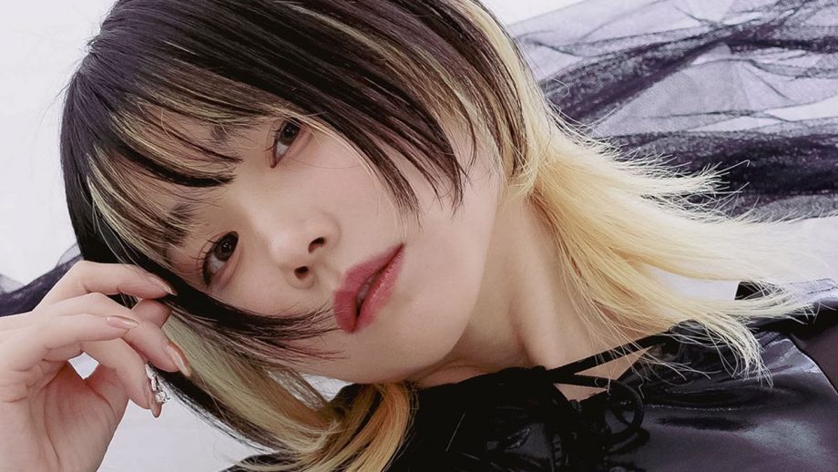 仁藤りさ、エレガントに丸見え