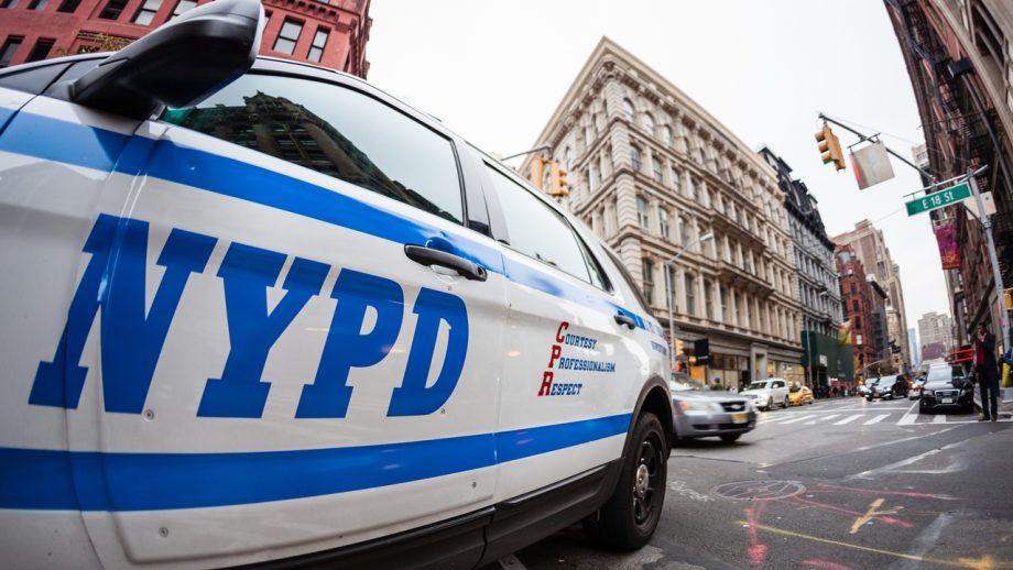 ニューヨーク市警の警察官が減少　勤務厳しく離職相次ぎ業務に支障