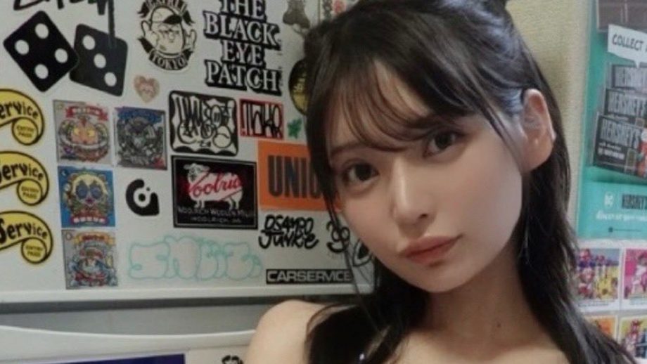 手裏剣水着の似鳥沙也加