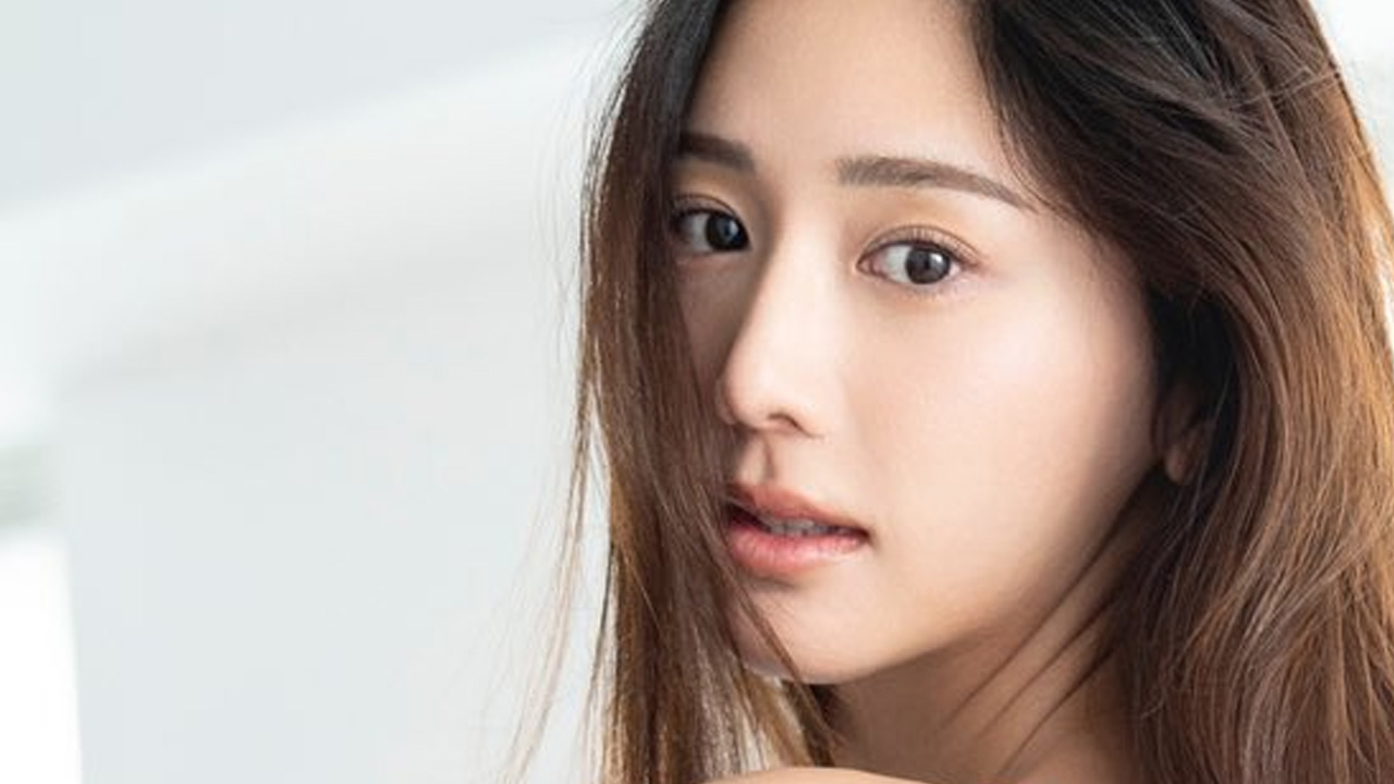 斎藤恭代、美麗Tバックの画像1