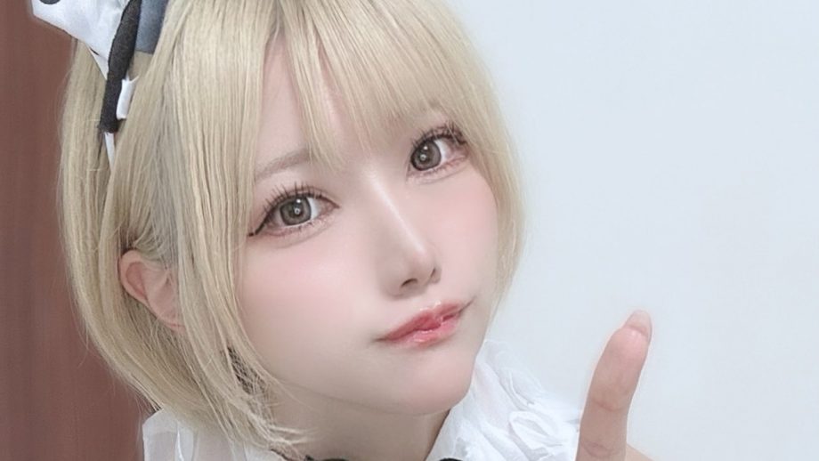 相良ましろ、ガン見不可避の小生意気メイド