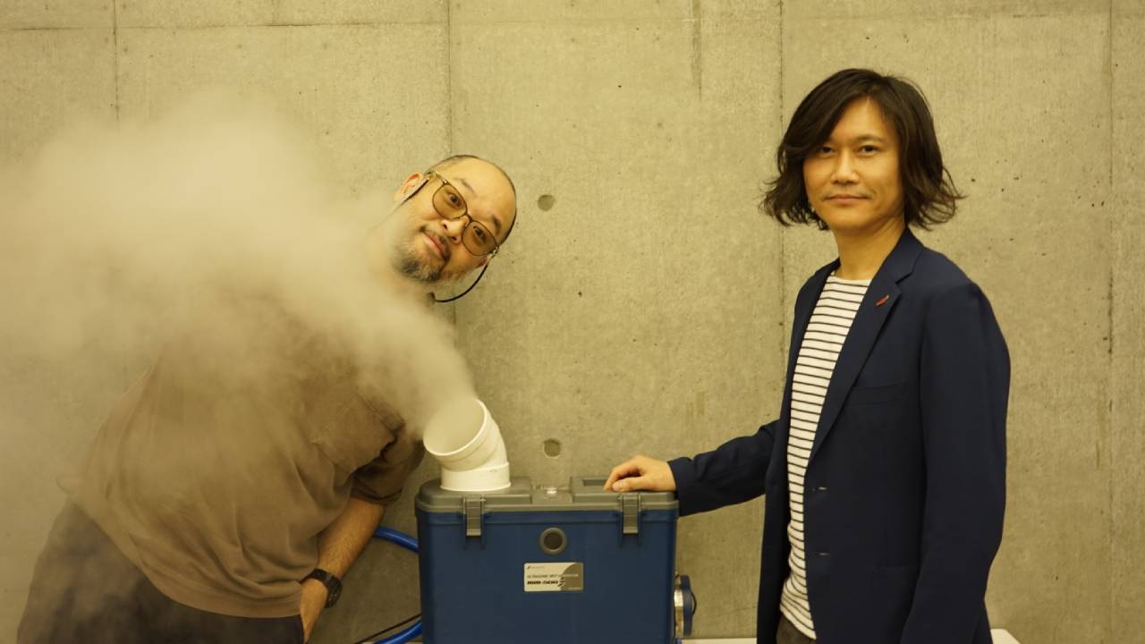 超音波ミストコンサルタント坂本真悟「等身大初音ミクを映し出す超音波の異能者」の画像1