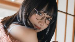 小倉あずさ、触りたくなる白ヒップ