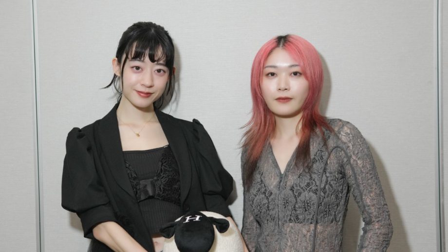 『呪術廻戦』『推しの子』主題歌で世界が注目「羊文学」を米アニメイベントで直撃！