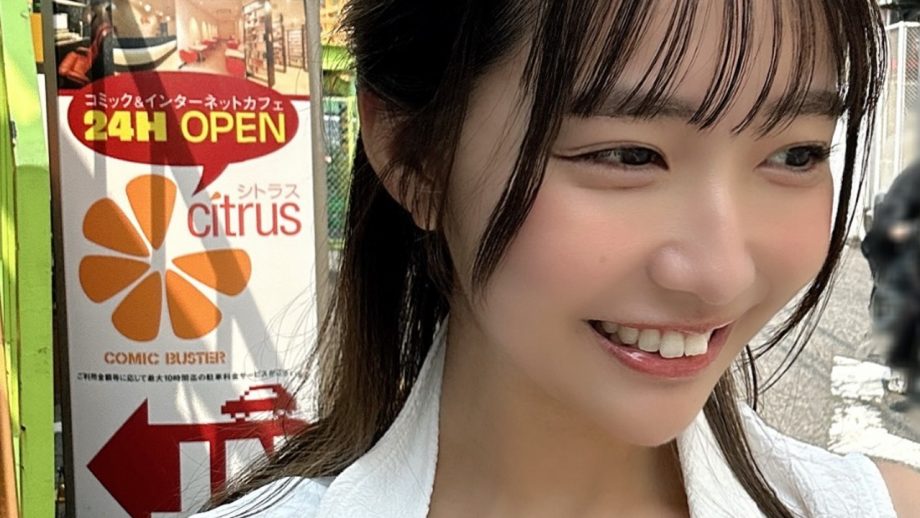 天羽希純、衝撃の野外脱ぎ