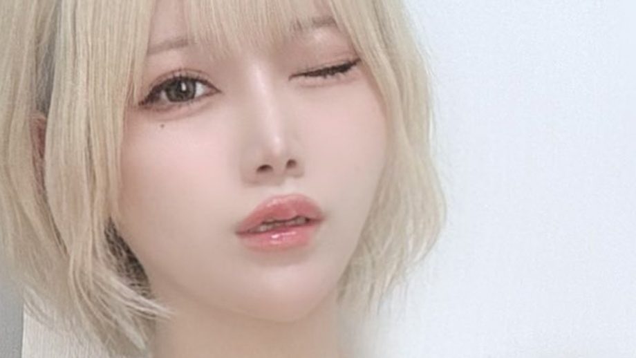 相良ましろ、スケスケで脱ぎ脱ぎ