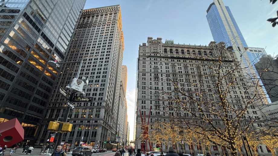 <日本人のおっさん移民 ニューヨーク奮闘記>あいさつと無駄話は身を守る武器 ぺちゃくちゃとウェットな米国人社会