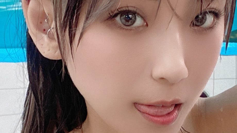 つんこ、銭湯でペロリ