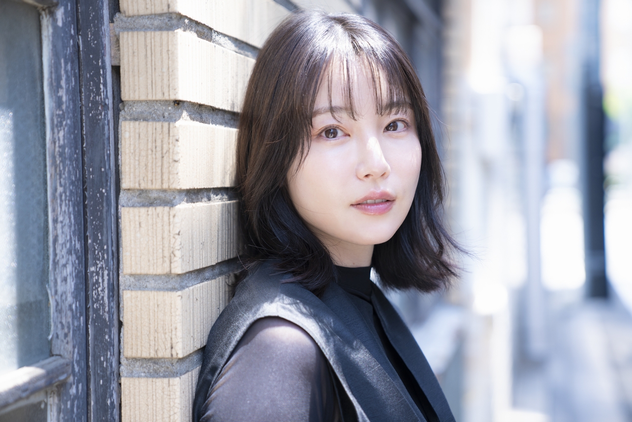 国内外から熱い注目を浴びる実力派俳優・向里祐香インタビュー 山本直樹の名作を実写化した映画『YOUNG&FINE』で風変わりな高校教師を好演の画像3