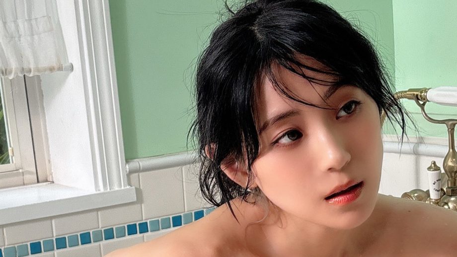 つんこ、バスタブから飛び出す美バスト