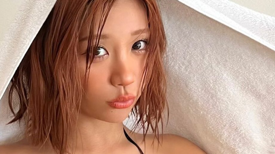 葉月あや、濡れ髪のトランジスタグラマー