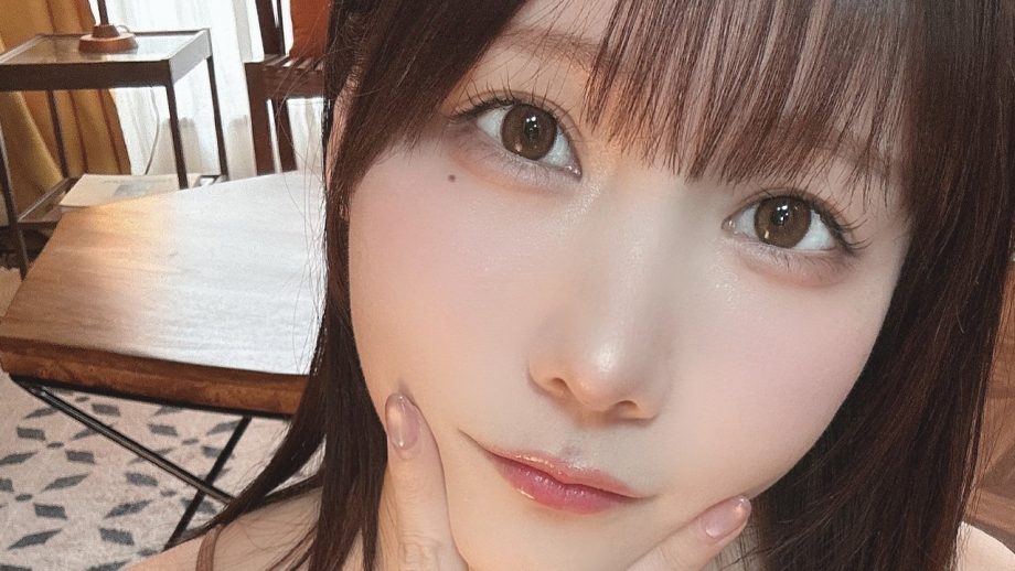 けんけん、エクボと美谷間