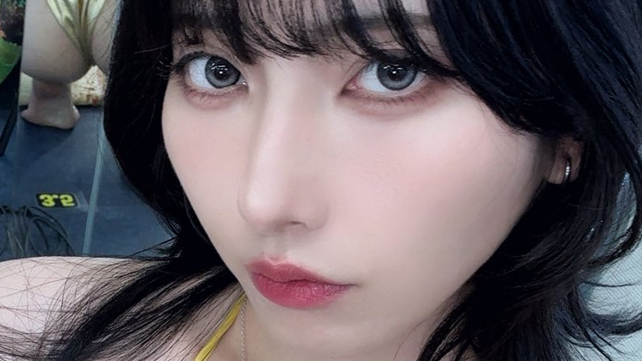 夏目まどか、鏡越しの眼福の画像1