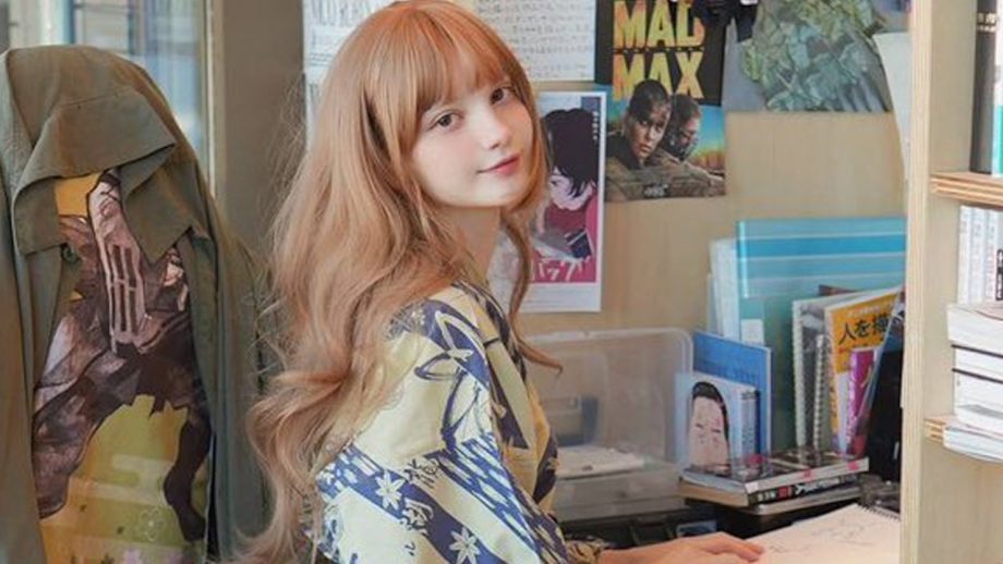 ケイティ、欧風はだけ美女