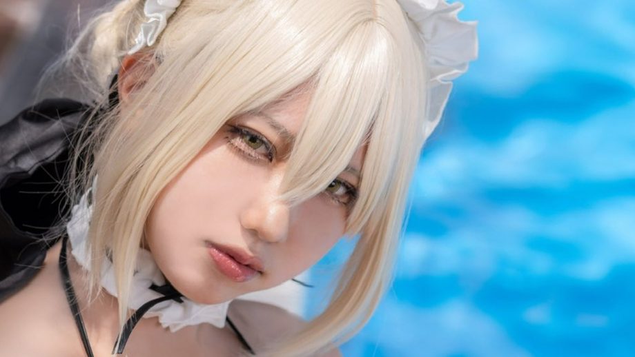 黒守ねお、瞬殺のメイドビキニ