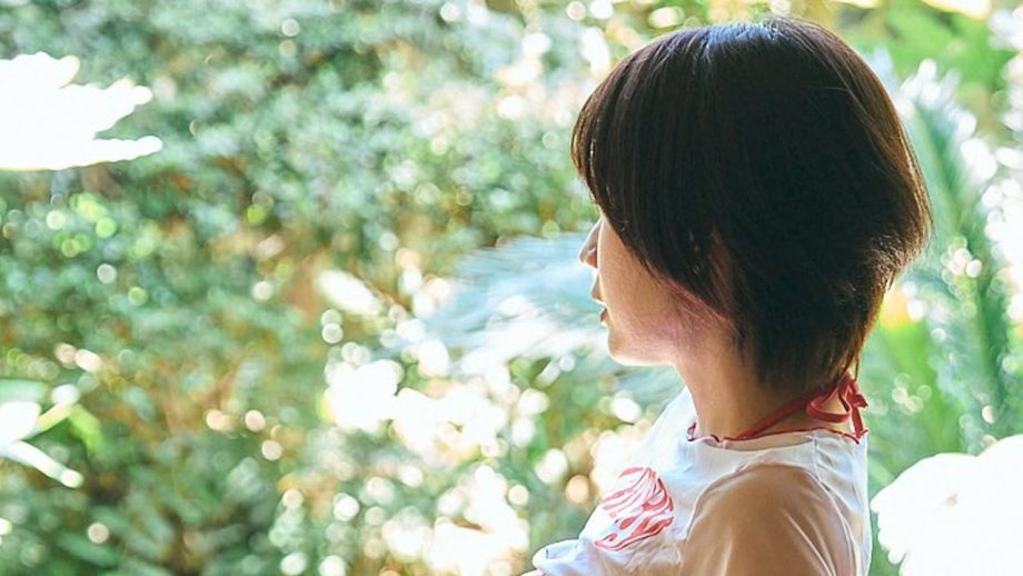 優希つづは｜縁側の午後、溶ける時間