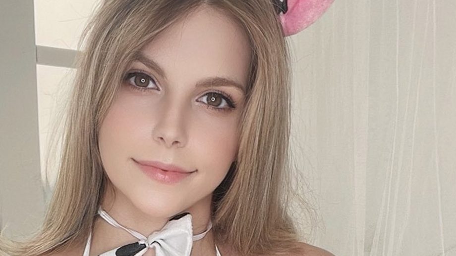 ネトーチカ、猛烈ビキニ美女