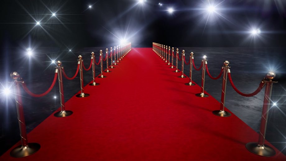 「夢見てるみたい」レッドカーペットにみるレジェンド芸人らのネタの普遍性とその背景