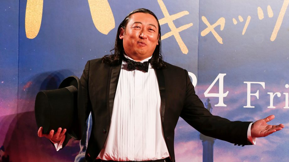 実写版『笑ゥせぇるすまん』、作品評価はイマイチでも……アニメ版に「声が似てる」ロバート・秋山の“好演ぶり”