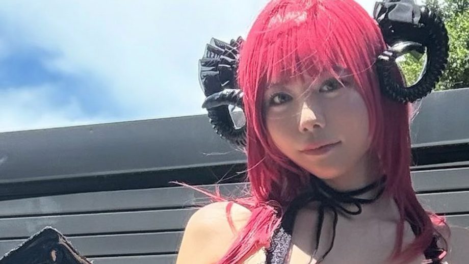 東雲うみ「太ももがNIKKEの女です」