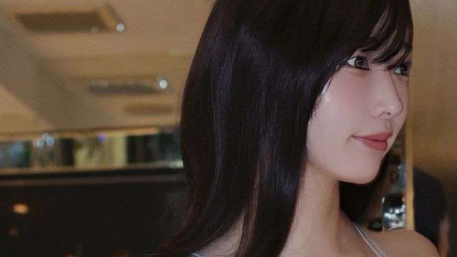 花雨、ムチつきを奏でるOL