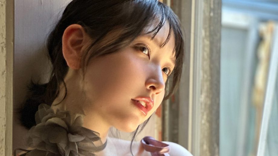 あまつまりな｜窓辺の午後に