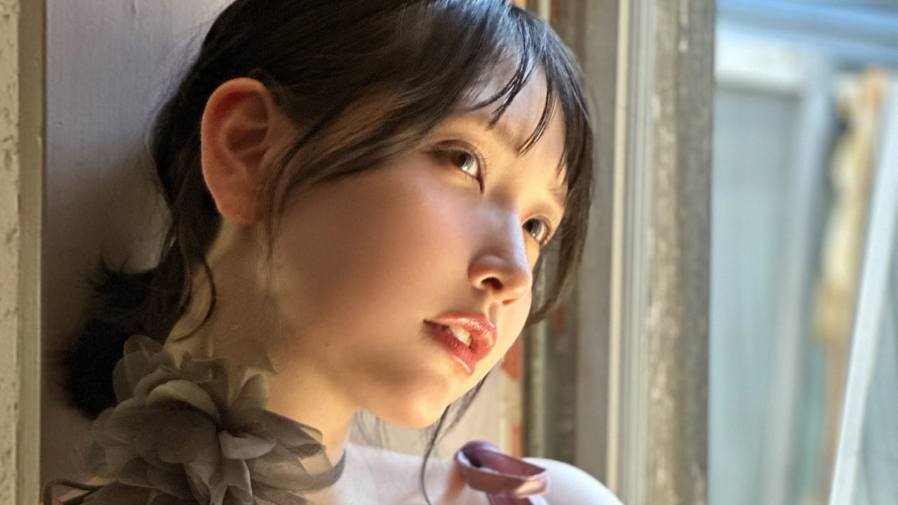 あまつまりな|窓辺の午後にの画像1