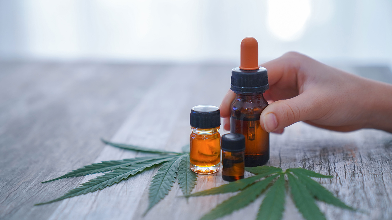 見せしめ説も?　年末年始に向けて著名人、芸能人の大麻絡み芋づる式逮捕の可能性の画像1