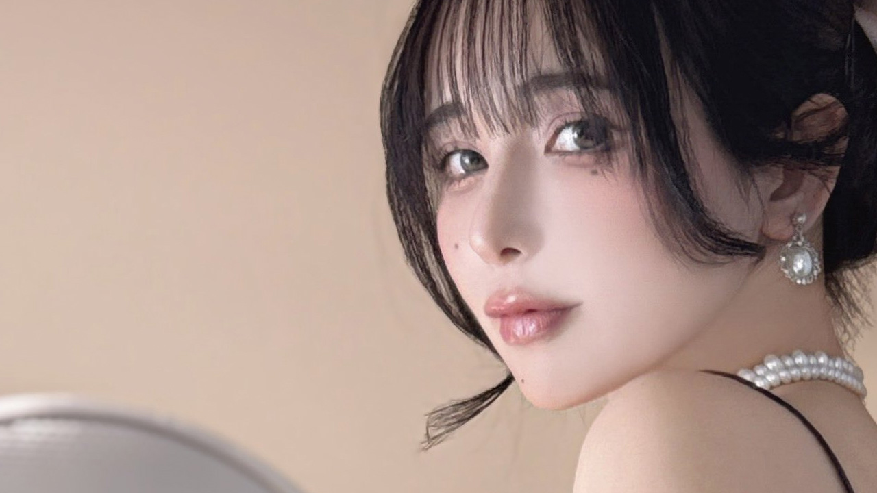 HaL(ハル)、レース越しの特大もちもちの画像1