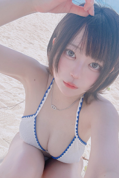 あまねみや｜砂浜のセルフィーの画像2