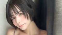 紅羽祐美｜カーテンの隙間から