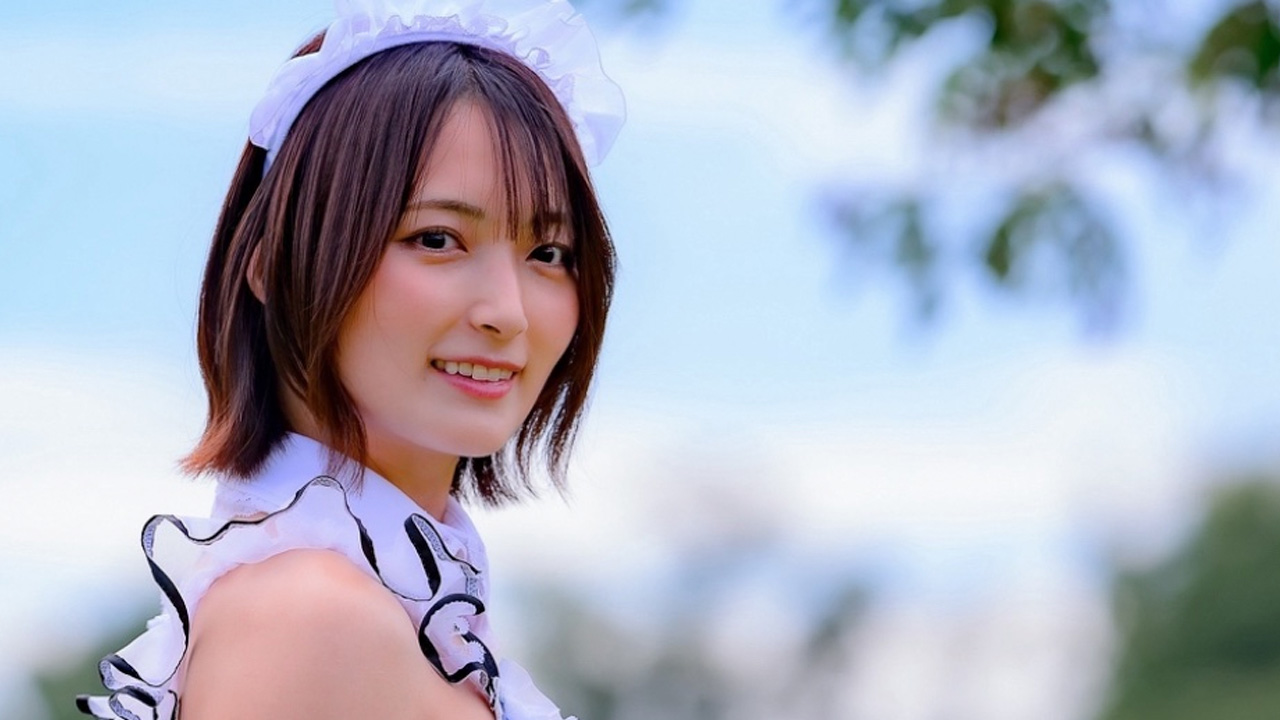 宇佐美彩乃「ビキニメイドの無防備な下半身」の画像1