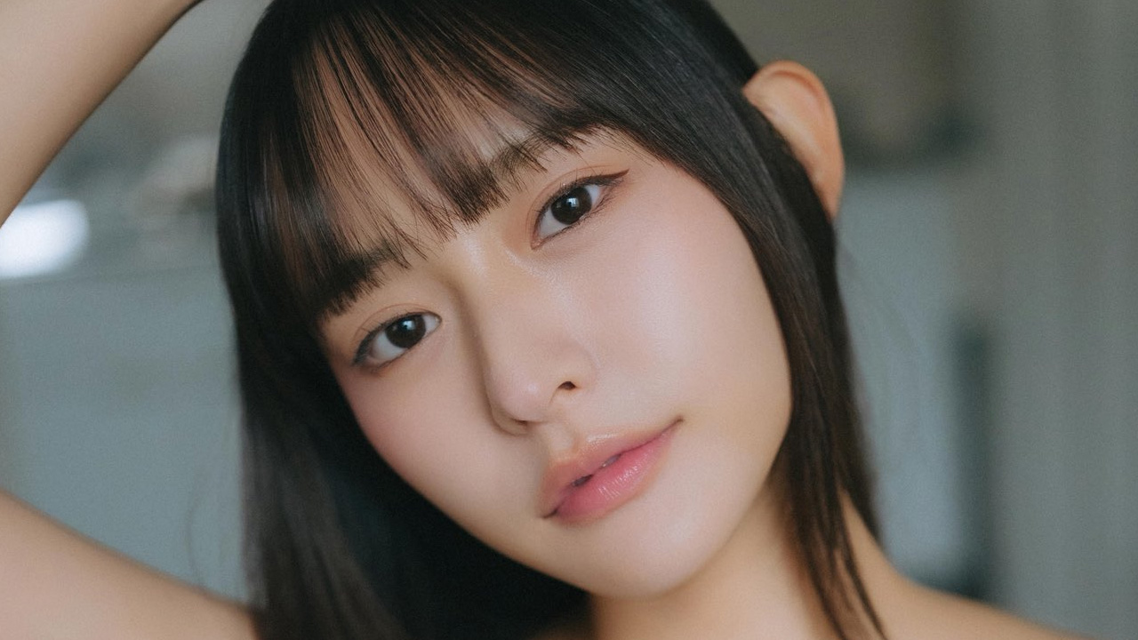 高崎かなみ｜グレイのやすらぎの画像1