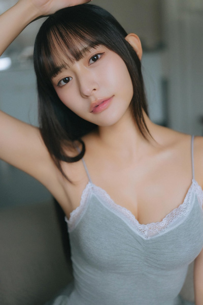 高崎かなみ｜グレイのやすらぎの画像2