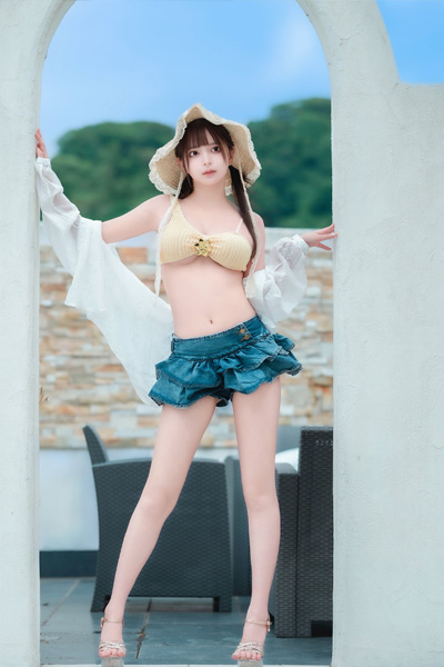 早瀬みる|夏、門の向こうの画像2