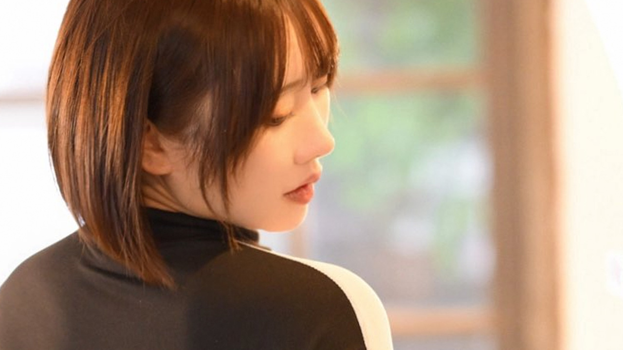 鳥海かう、黒バラ桃ヒップの画像1