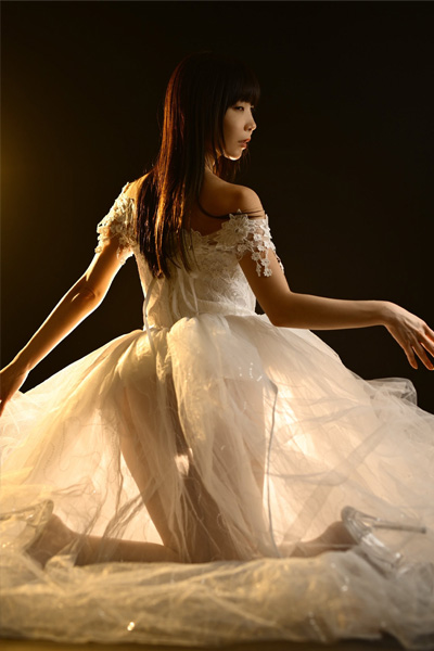 梅田桃子｜光のドレスの女王の画像2