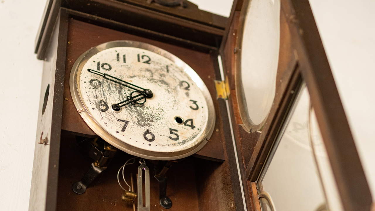 粗品はなぜ“無言の指摘”をしたのか? timelesz・篠塚によるギャグのパクリ騒動が浮き彫りにした問題点の画像1