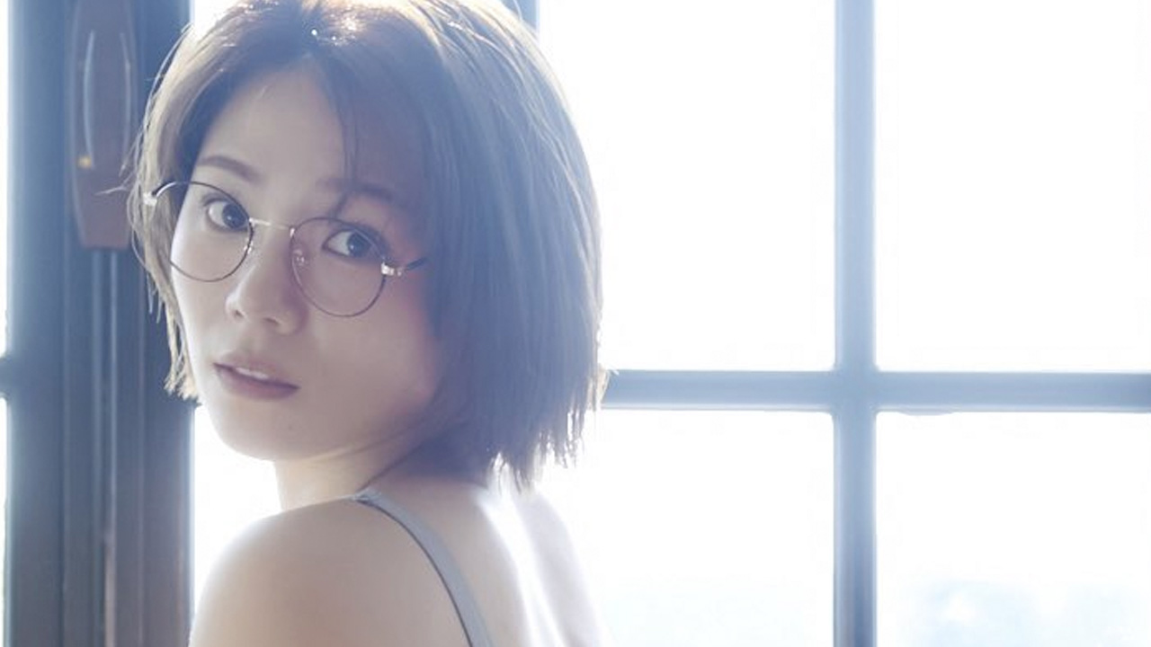 大川成美|窓辺の揺り椅子と風の匂いの画像1