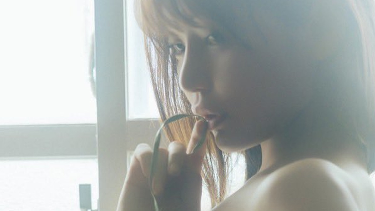 似鳥沙也加｜揺れる緑の吐息の画像1